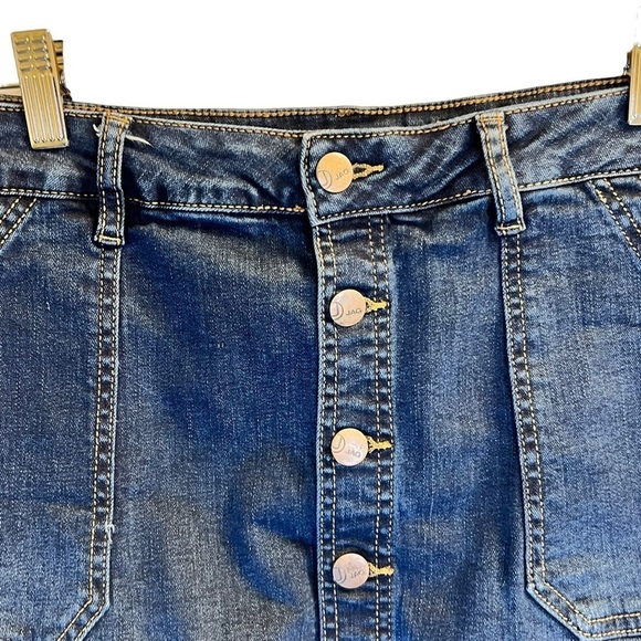 Jag Women's Jean Skirt Size 14 Blue Dark Wash - Picture 2 of 14